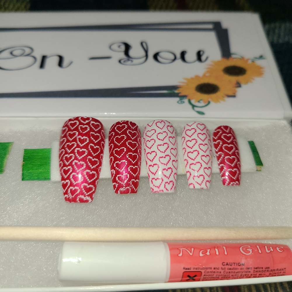 Press on nails